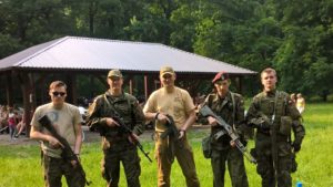 Druhowie PDS, od lewej: dh Jędrzej Wojtkowiak, dh Bogusław Burmistrzak, Komendant Marek Kasperski, dh Kamil Klimaszewski, dh Mateusz Domarecki